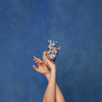 Album What Happened To The Heart? de Aurora