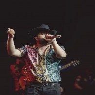 Luis R Conriquez
