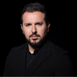 Mesut Kurtis foto